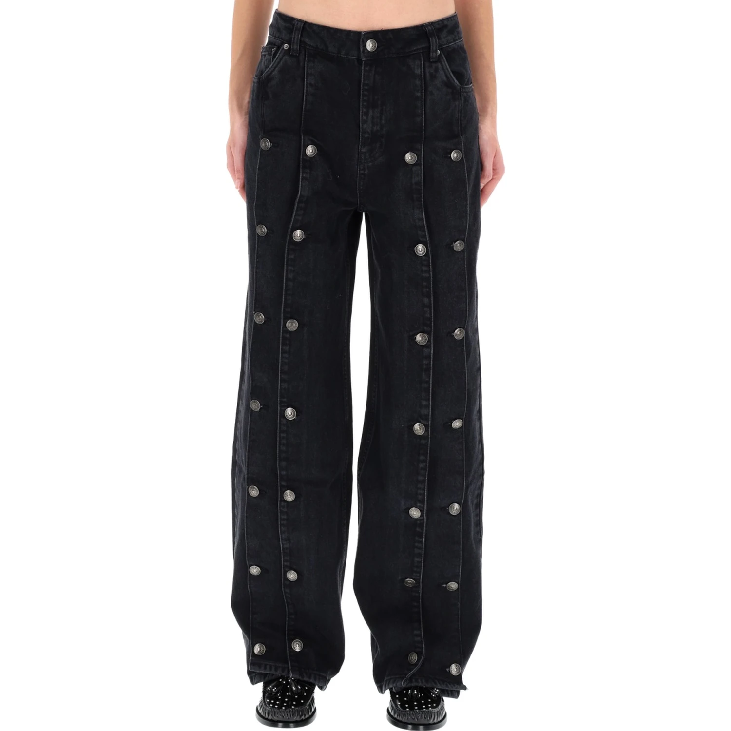 JEANS WITH BUTTON DETAIL