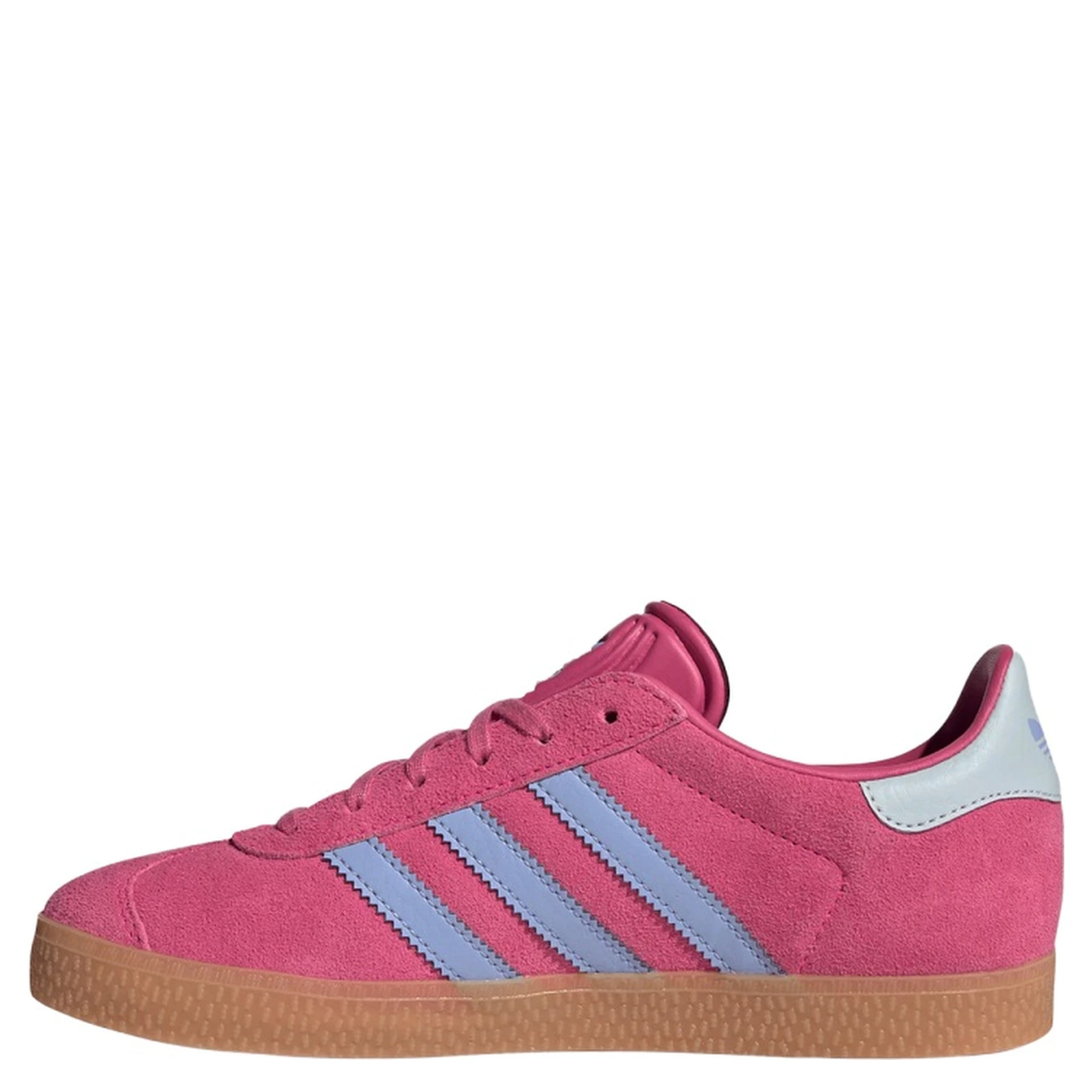 حذاء رياضي "غزال"