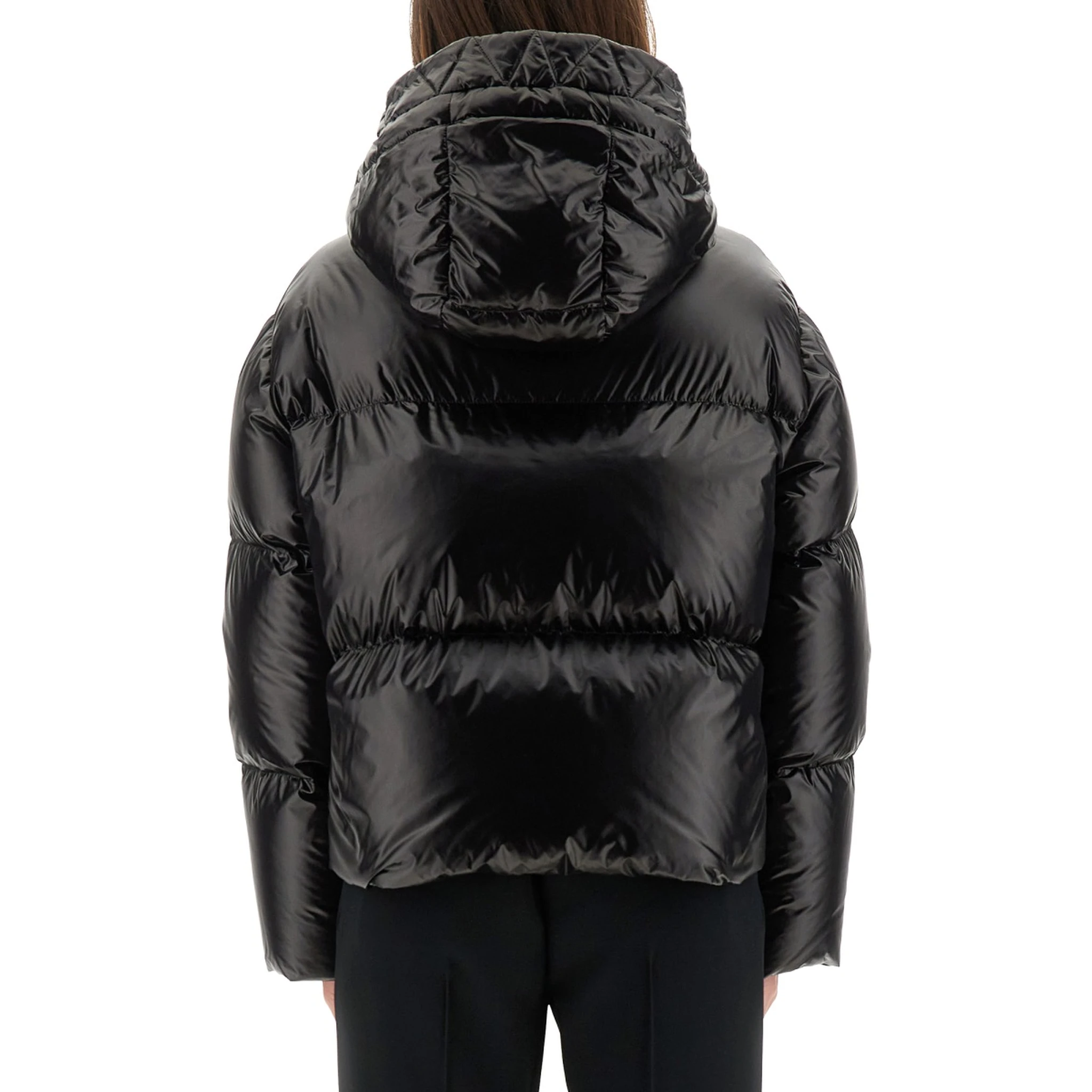 سترة مبطنة بغطاء للرأس