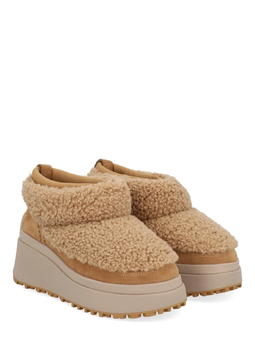 BOOT "OLYMPIA"