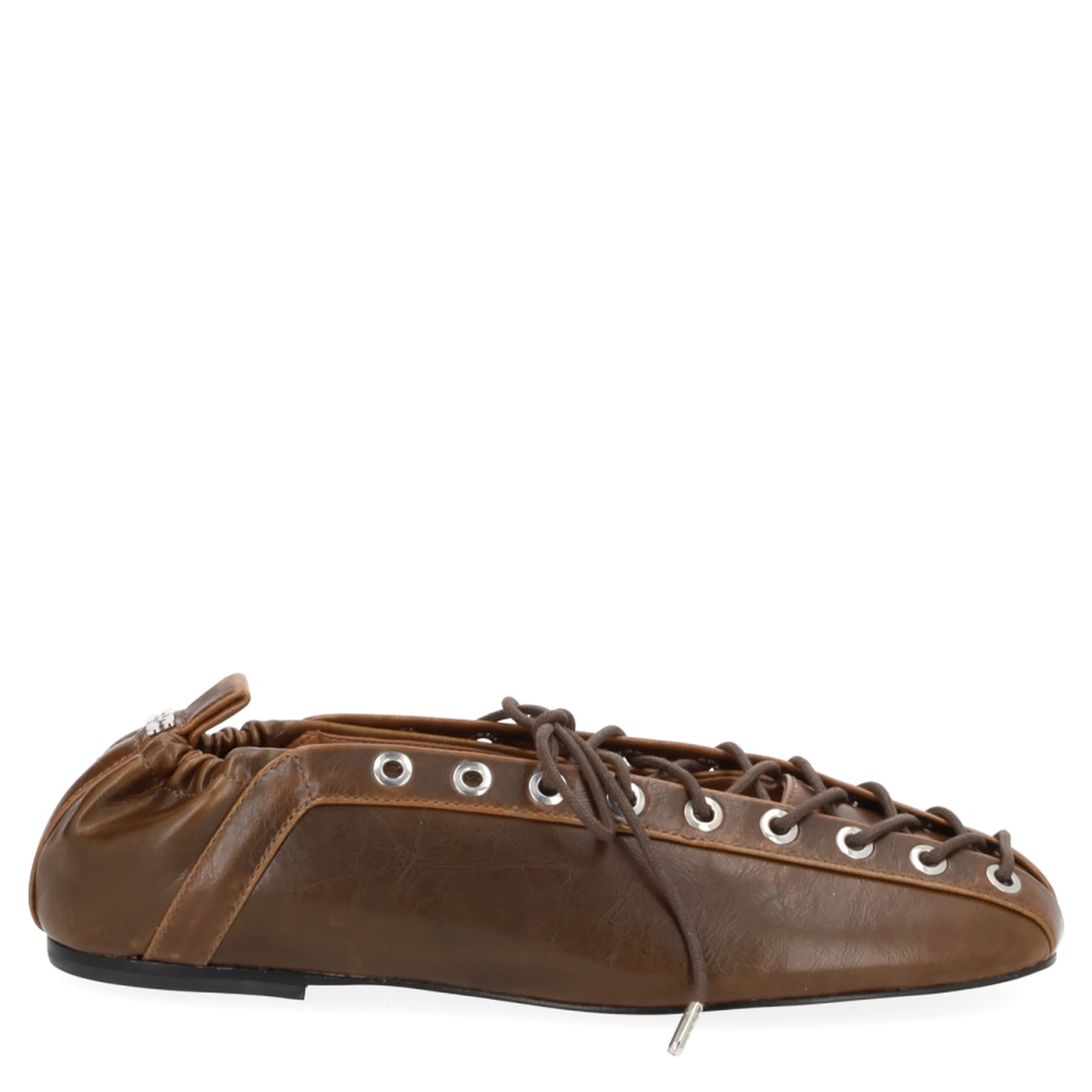 BALLERINA WITH LACES