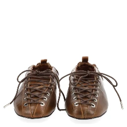 BALLERINA WITH LACES
