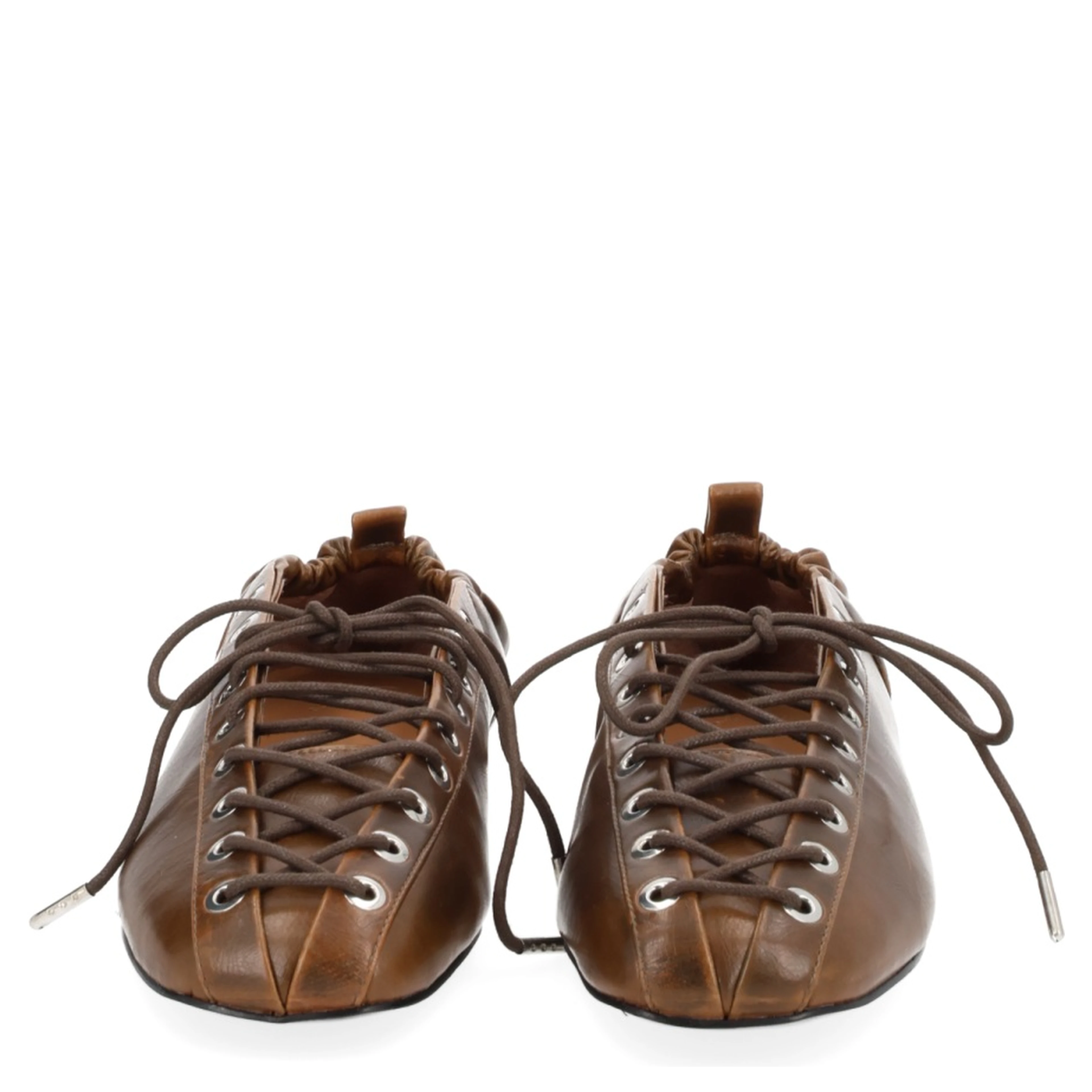 BALLERINA WITH LACES
