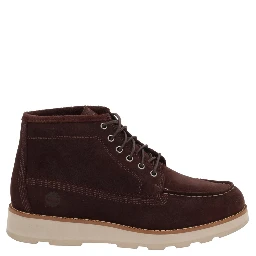 حذاء "تشوكا" المقاوم للماء