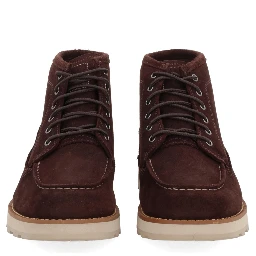 حذاء "تشوكا" المقاوم للماء