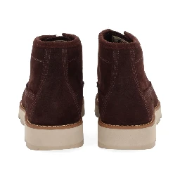 حذاء "تشوكا" المقاوم للماء