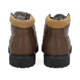 حذاء "تشوكا" المقاوم للماء