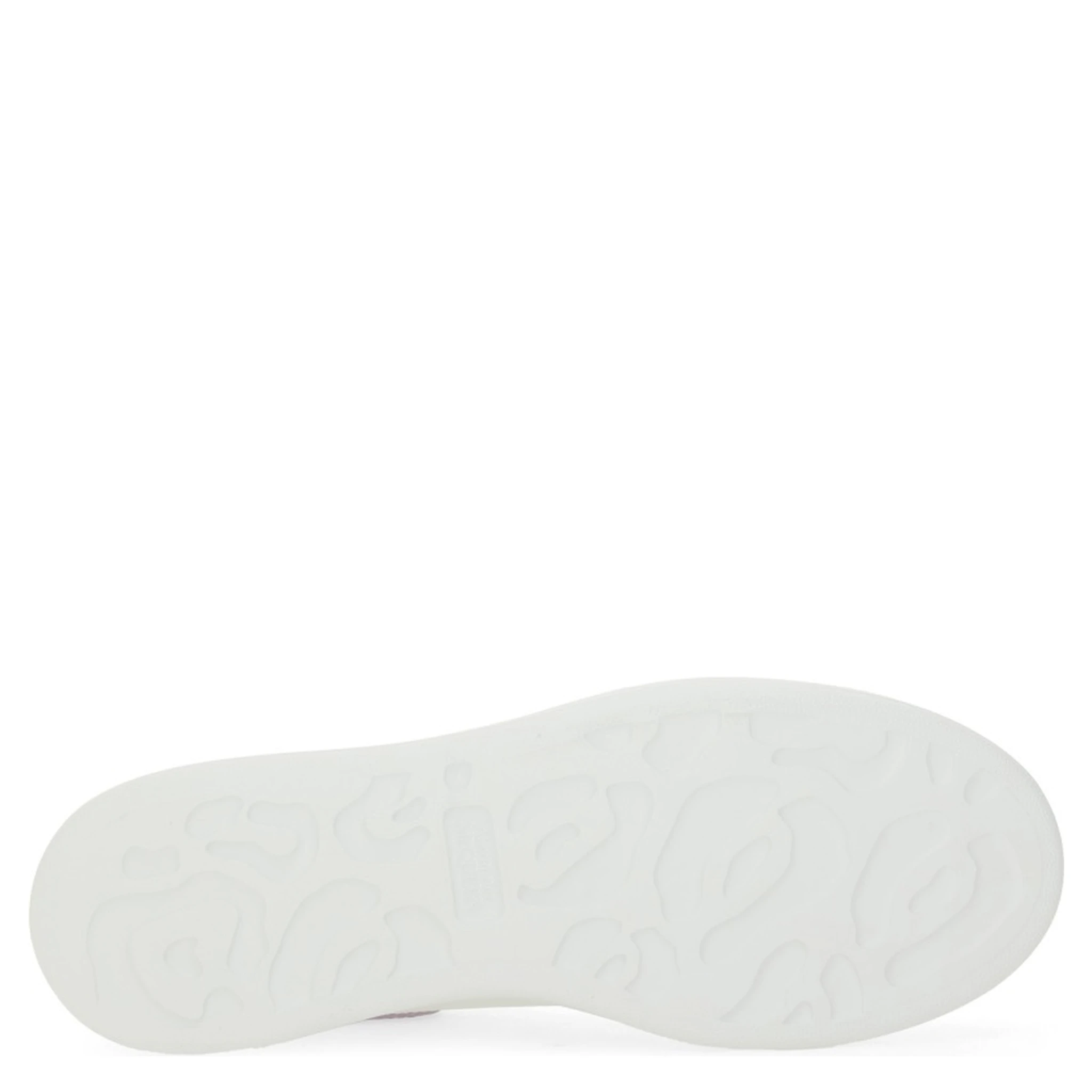 حذاء رياضي ضخم