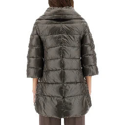 جاكيت "كليوفي على شكل حرف A"