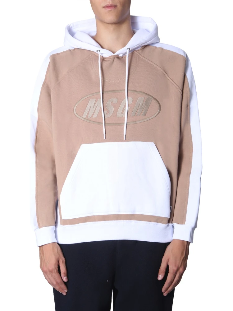HOODED SWEATSHIRT