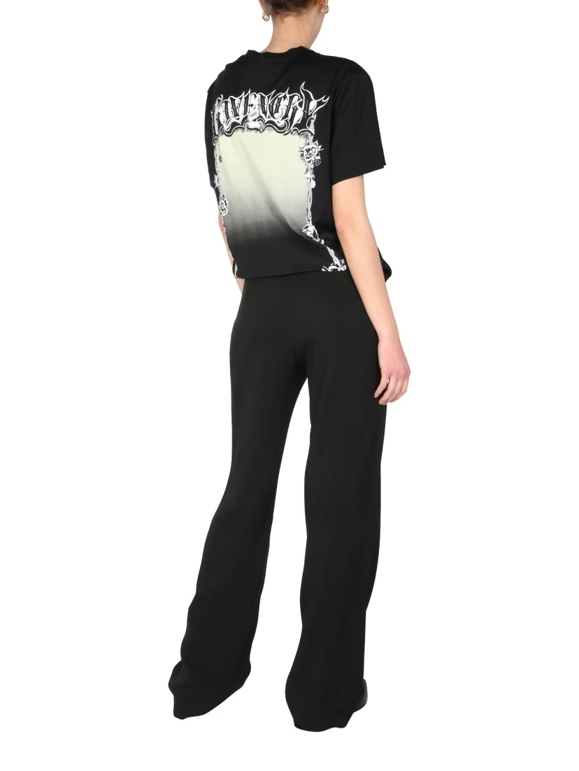 تيشيرت برقبة دائرية