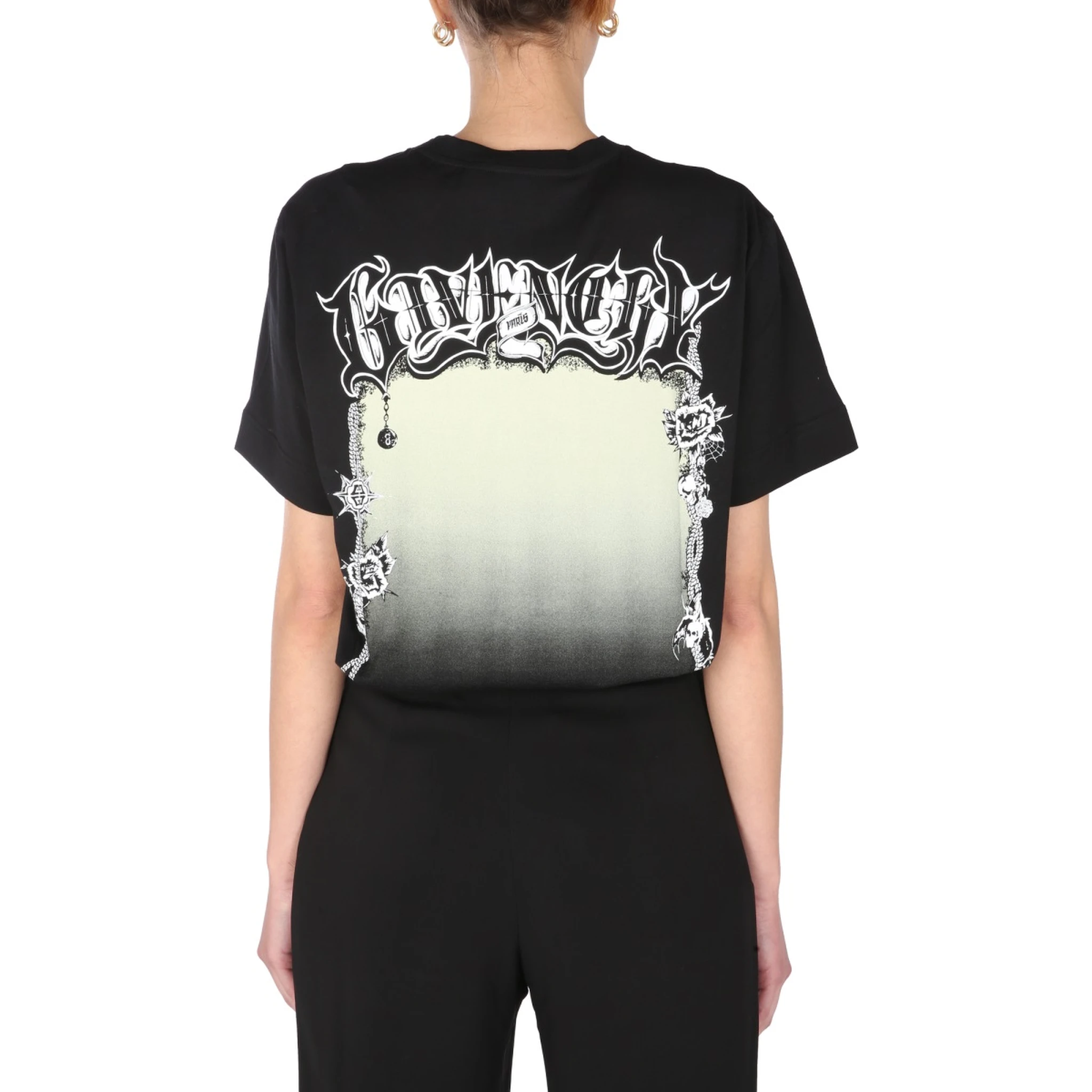 تيشيرت برقبة دائرية