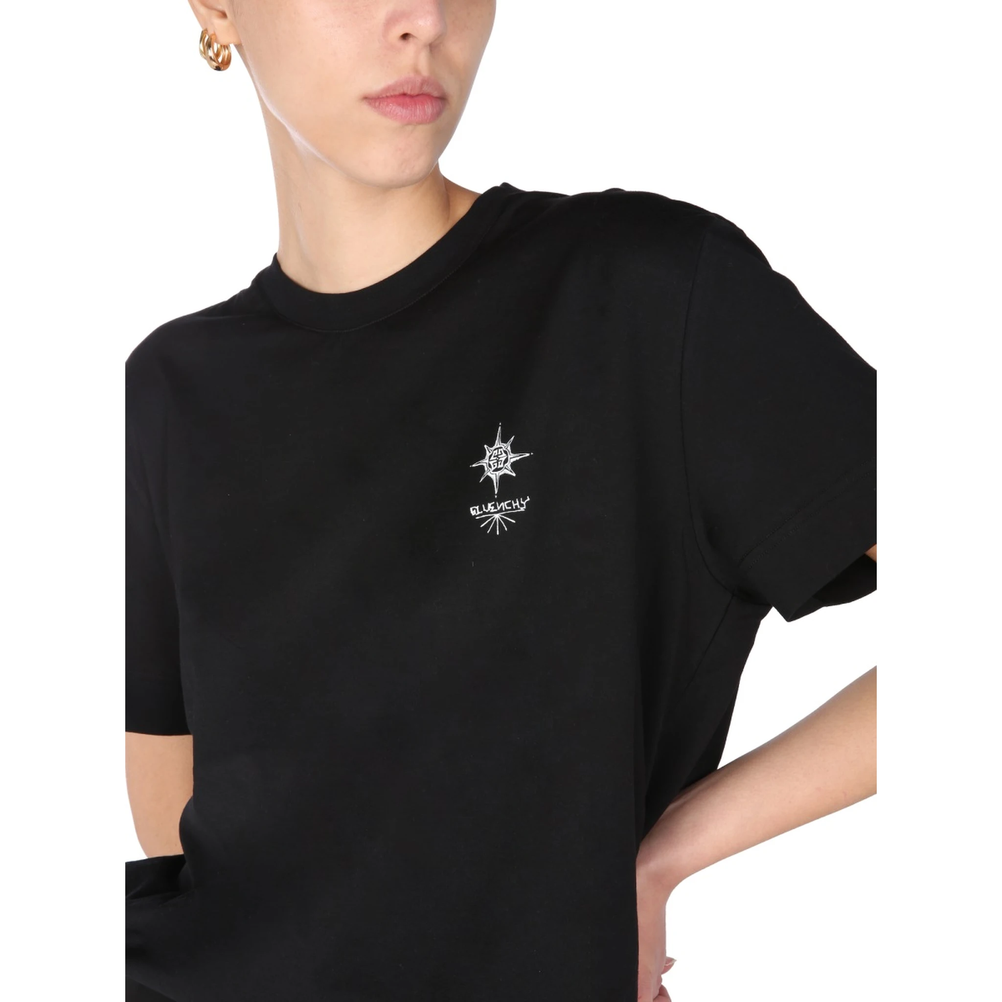 تيشيرت برقبة دائرية