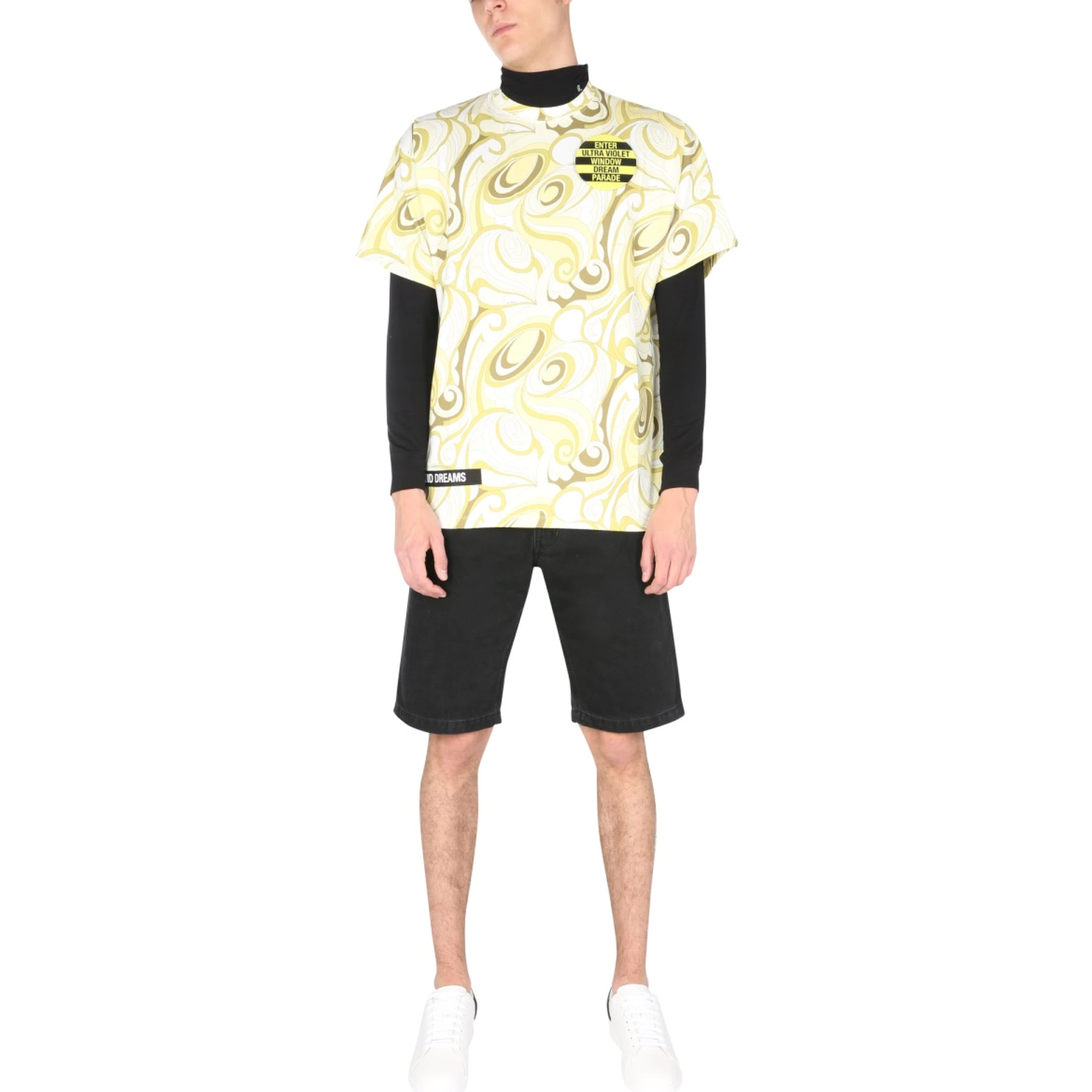 تيشيرت برقبة دائرية