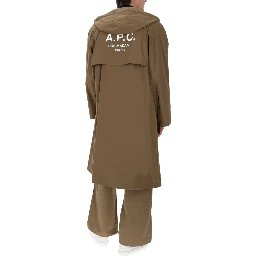 معطف واقٍ من المطر بغطاء رأس