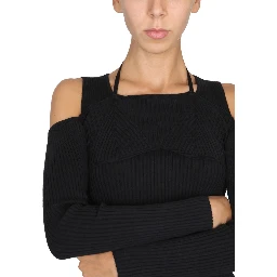 SHIRT WITH BARE SHOULDERS