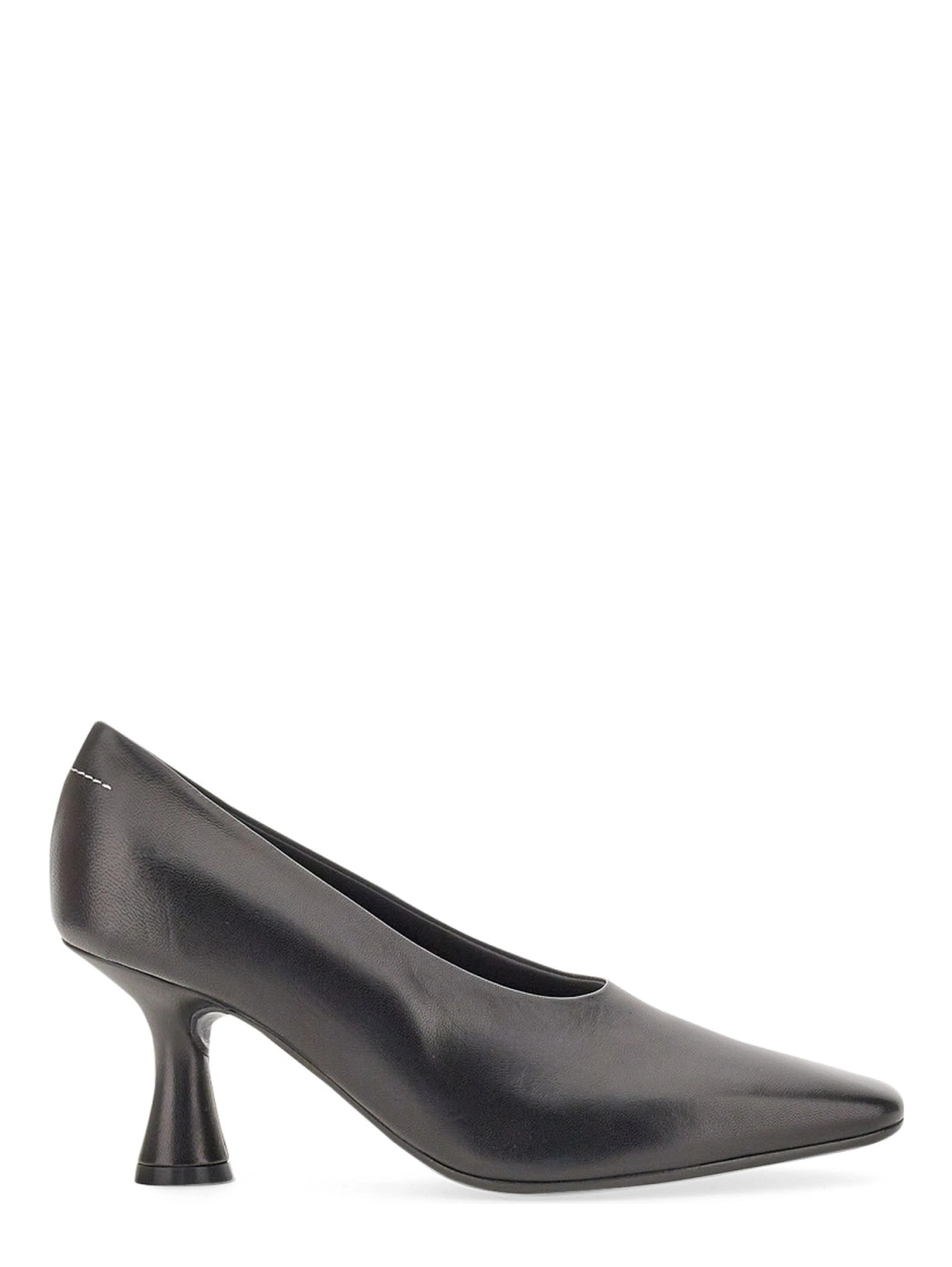 PUMP IN LEATHER