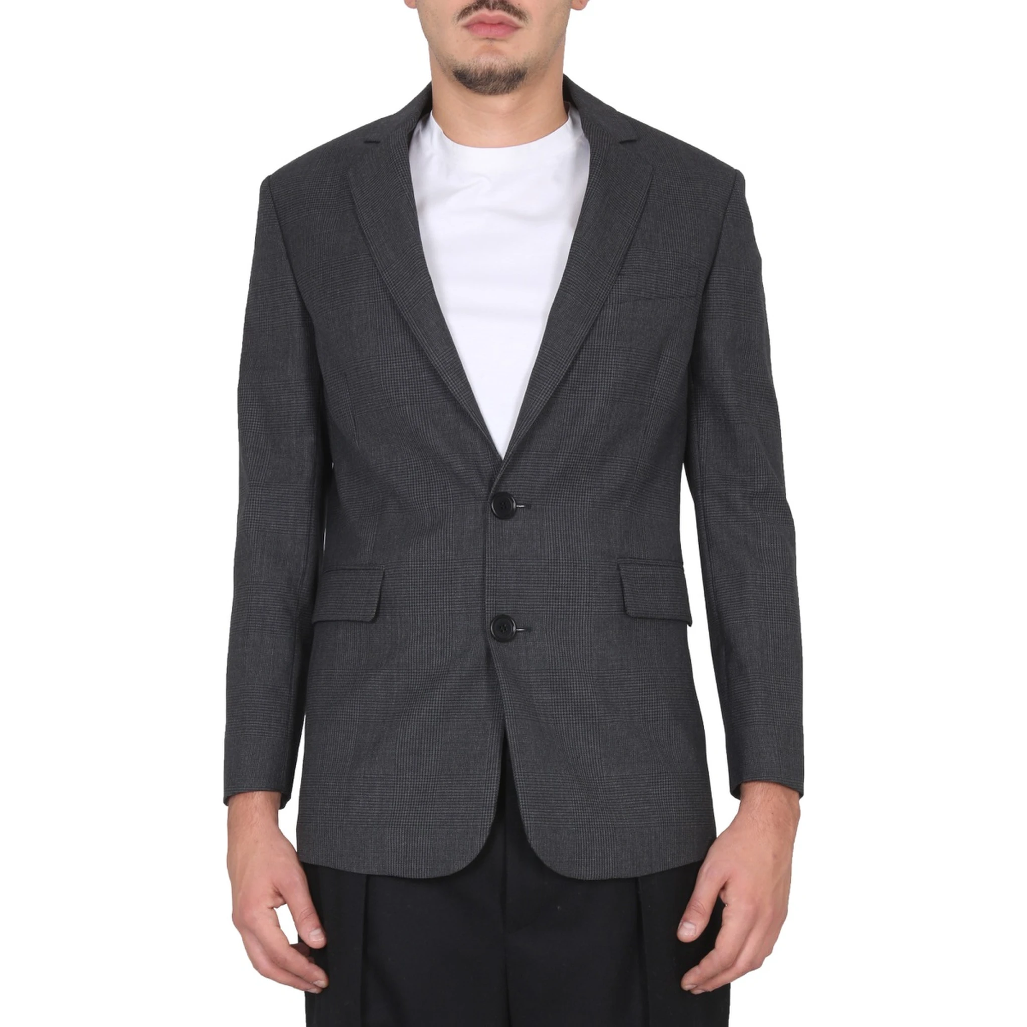 جاكيت من الصوف البكر بصف أزرار واحد