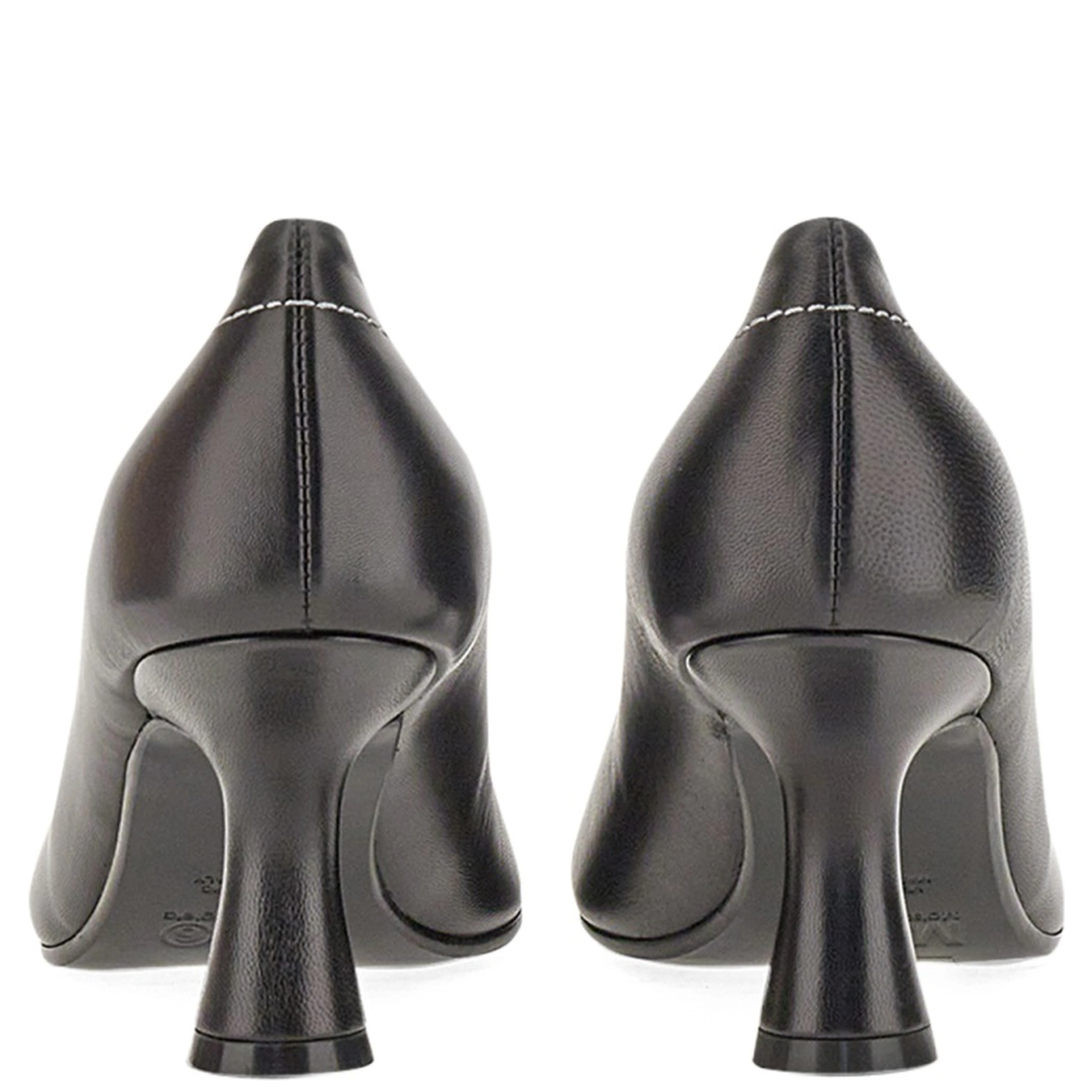 PUMP IN LEATHER