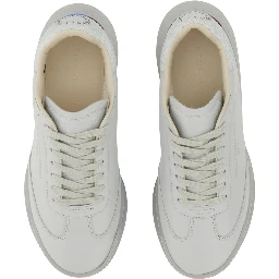 SNEAKER LOOP