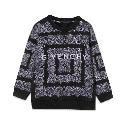 كنزة صوفية برقبة دائرية مزينة بنقشة وشعار