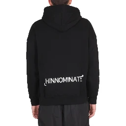 كنزة رياضية بشعار