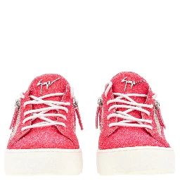 SNEAKER GAIL