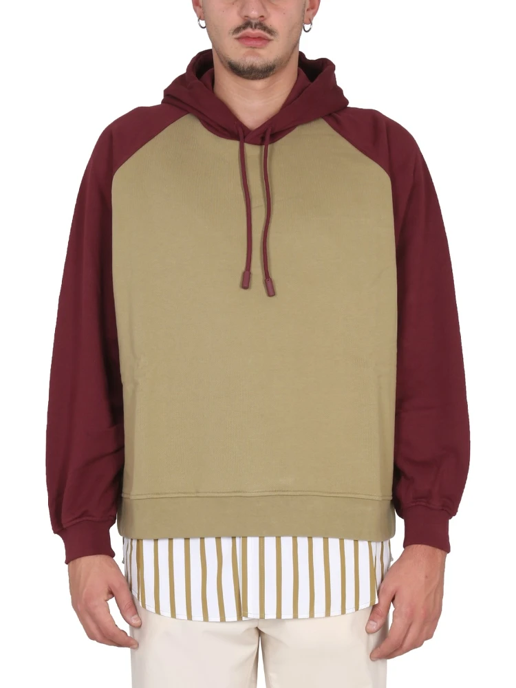 SWEATSHIRT