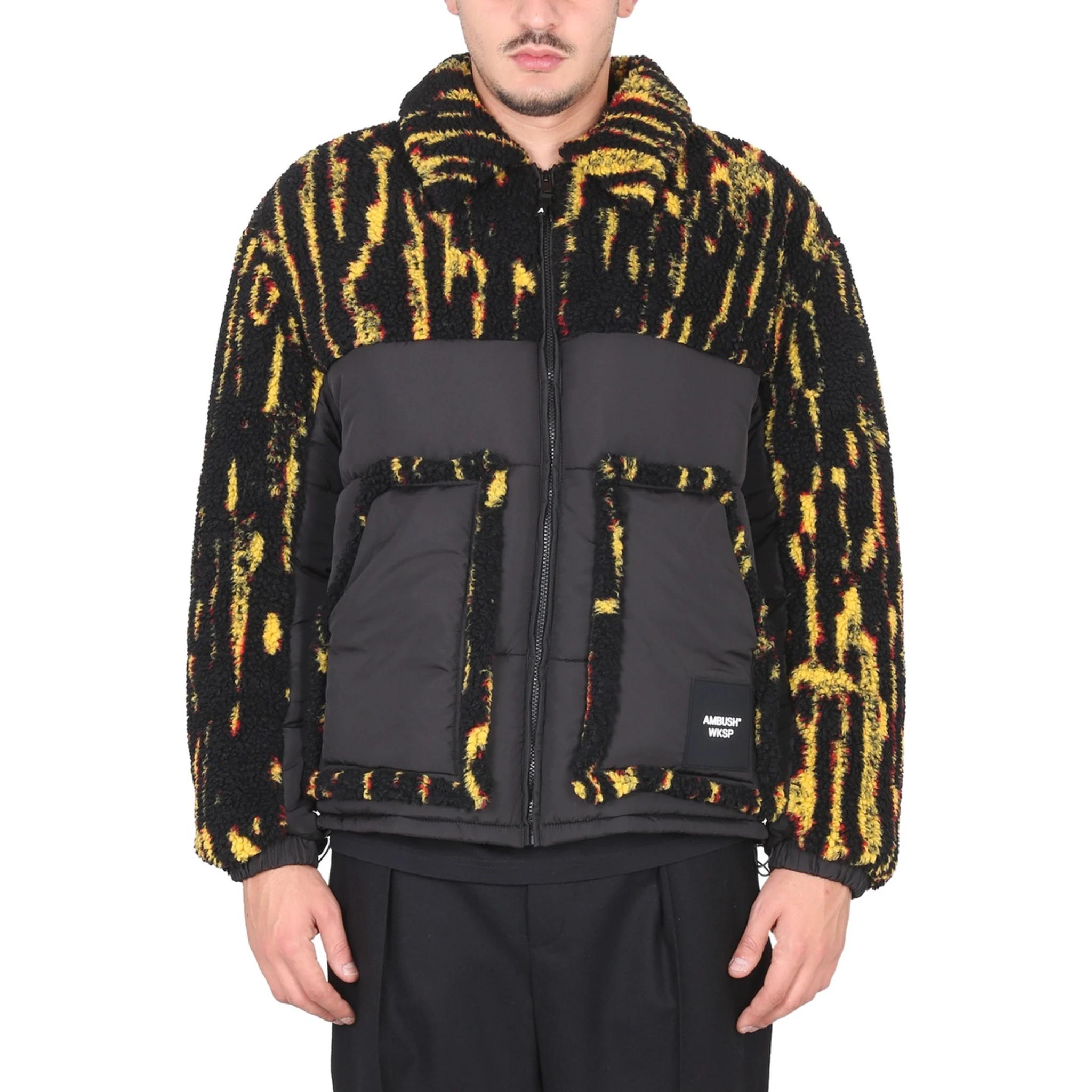 جاكيت بشعار