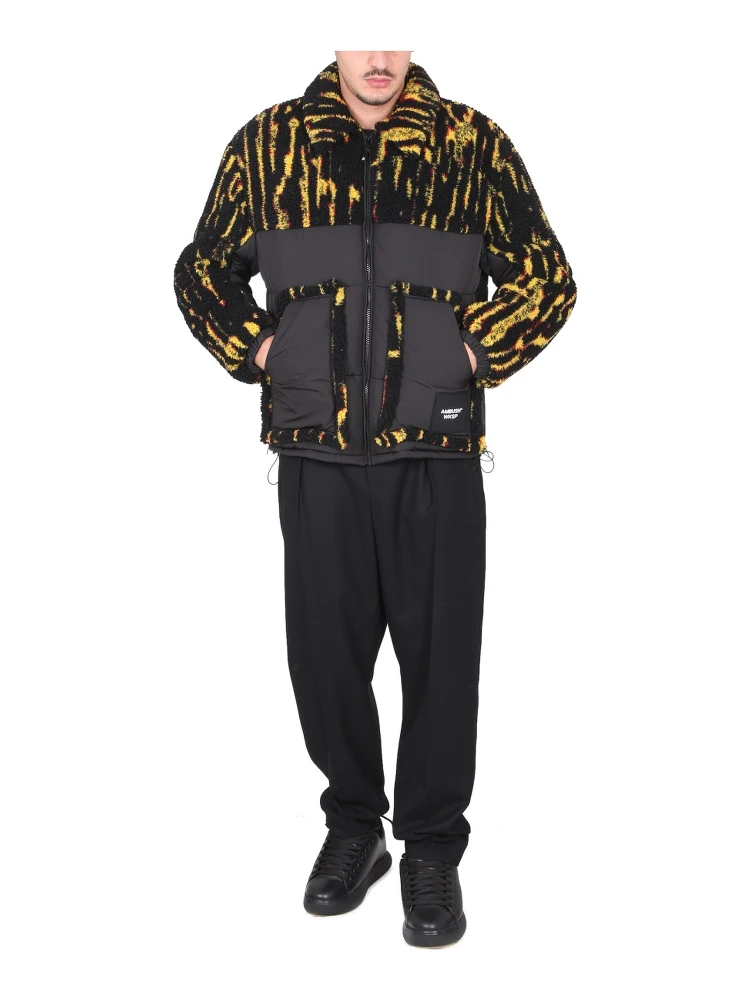 جاكيت بشعار alternative