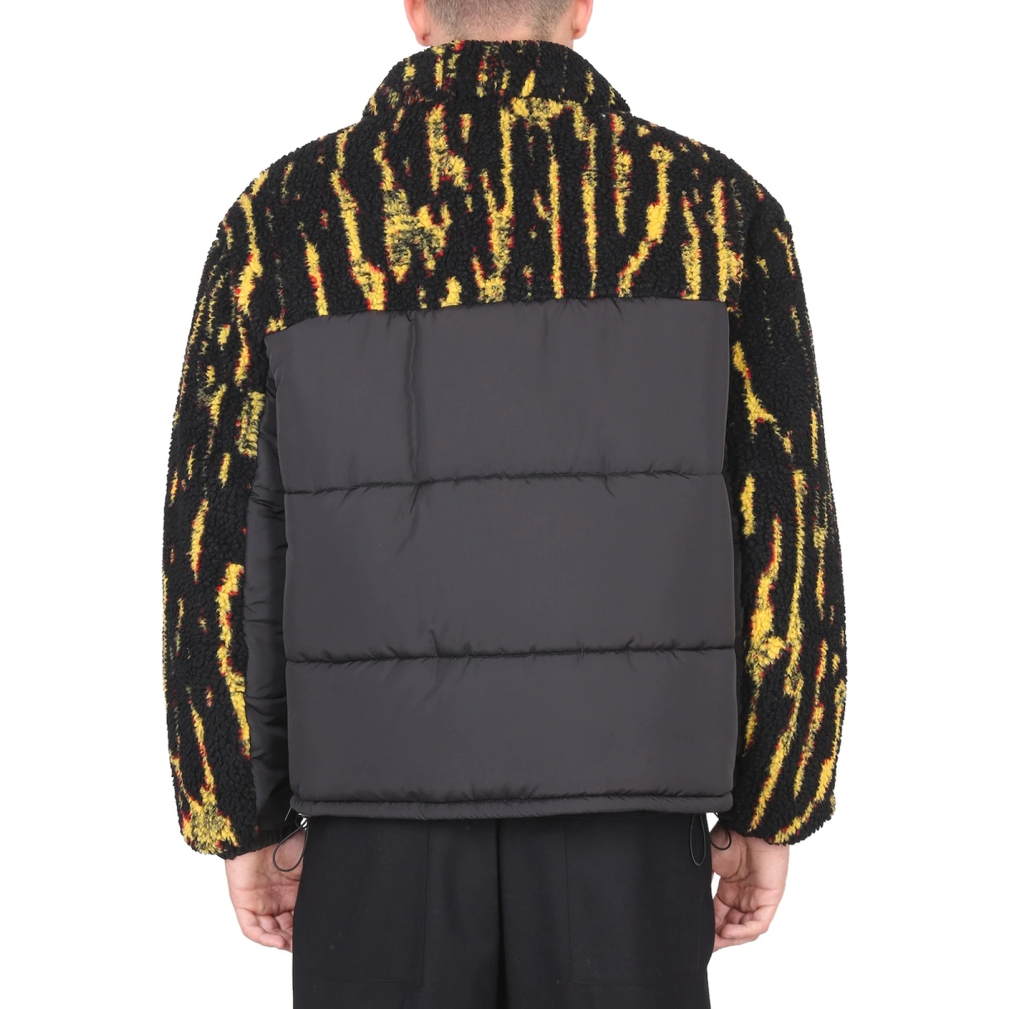 جاكيت بشعار