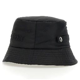 قبعة دلو بشعار