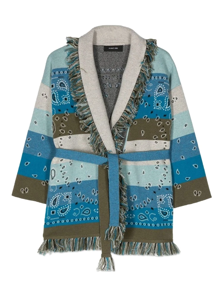 بطاقة جاكار مخططة على شكل منديل