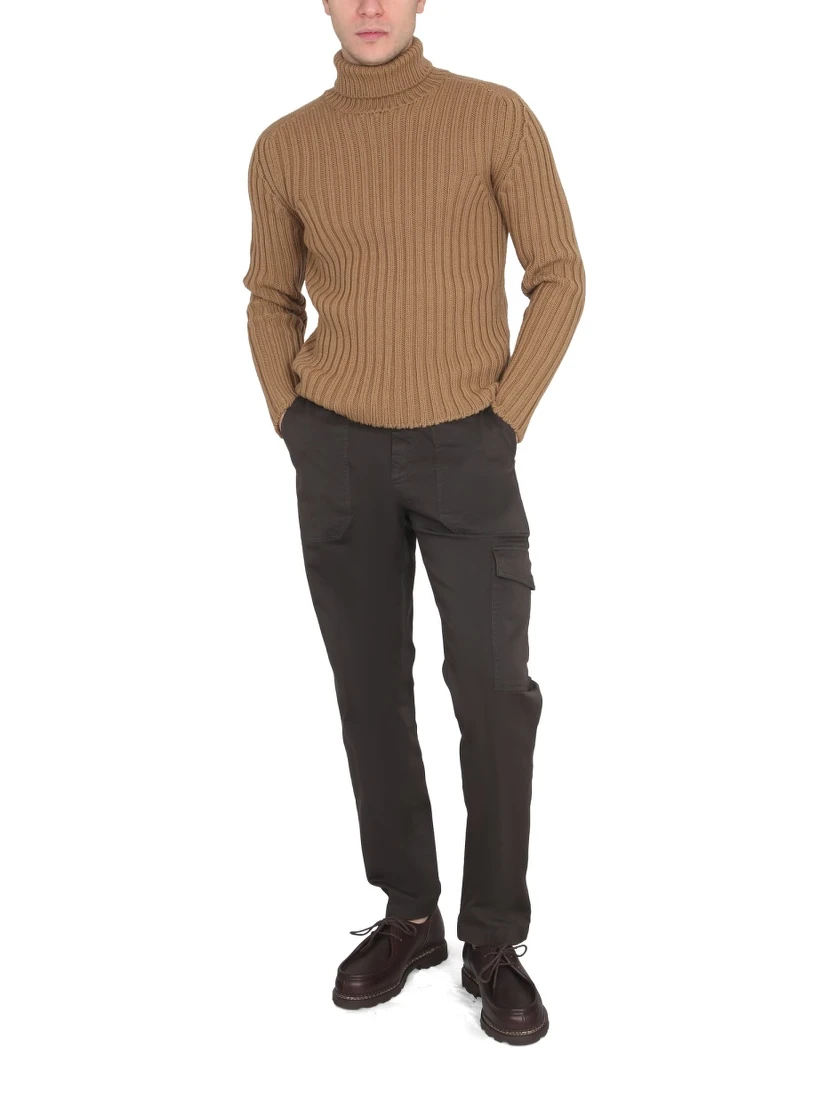 TURTLENECK SWEATER