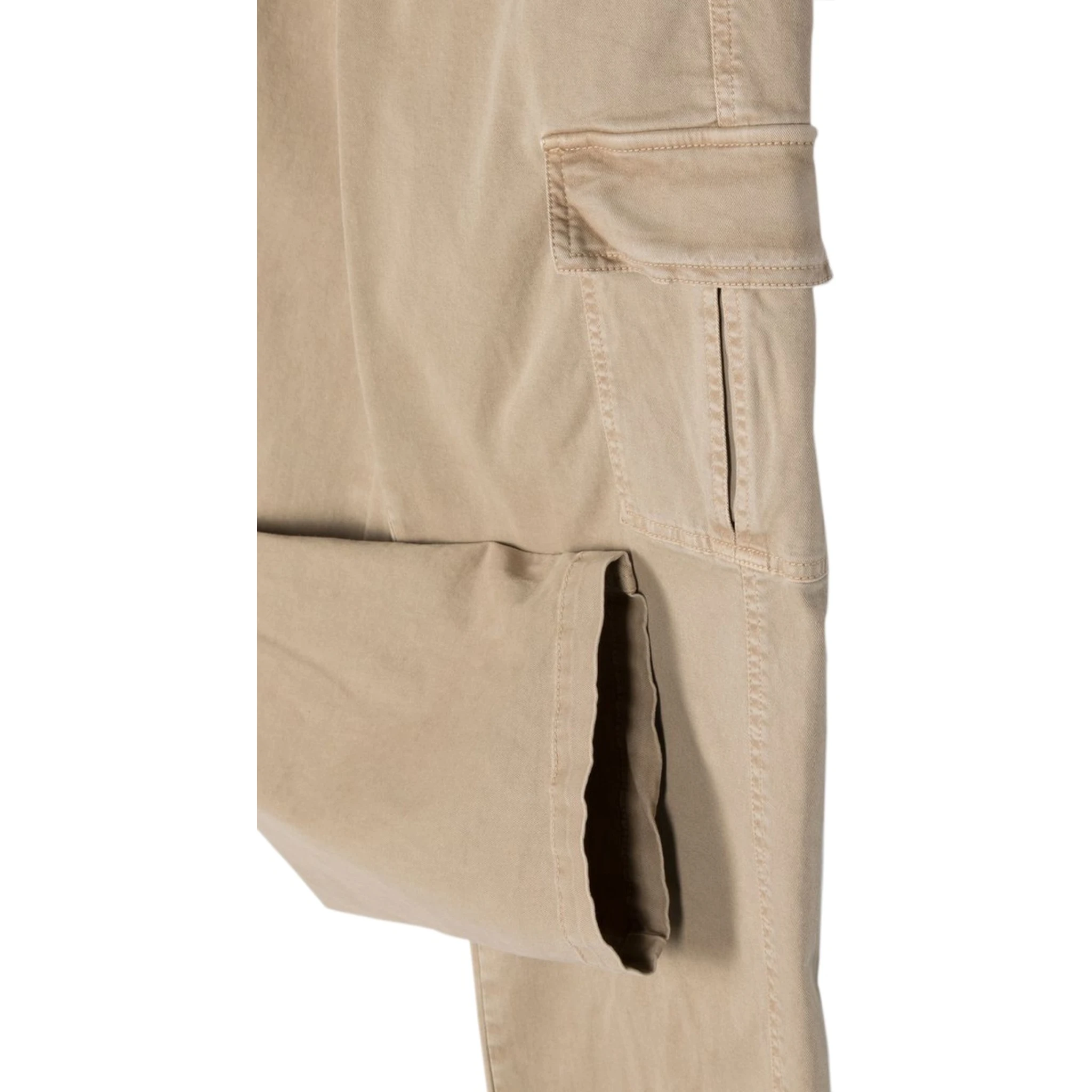 PANTS WITH LARGE POCKETS