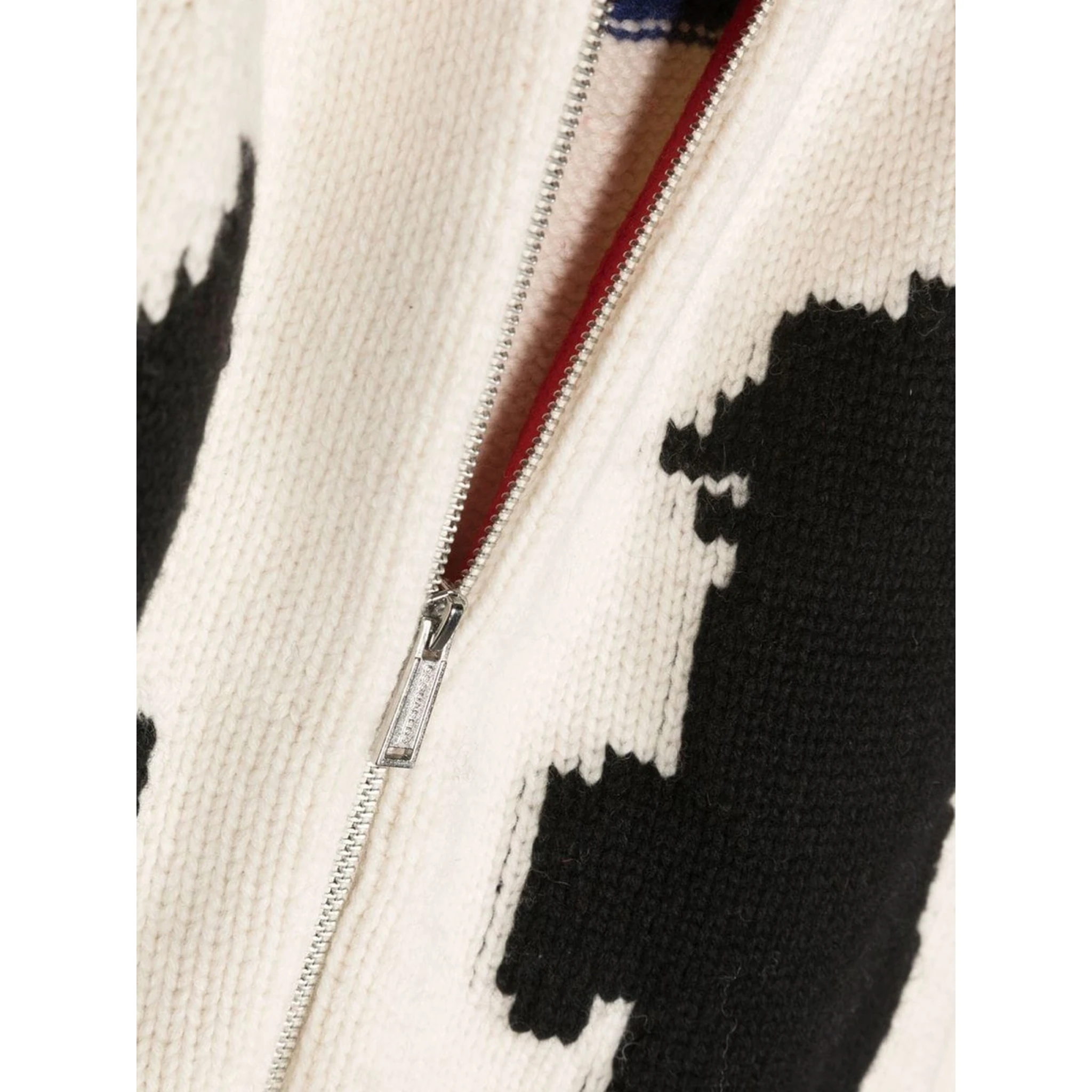 قميص بسحاب.