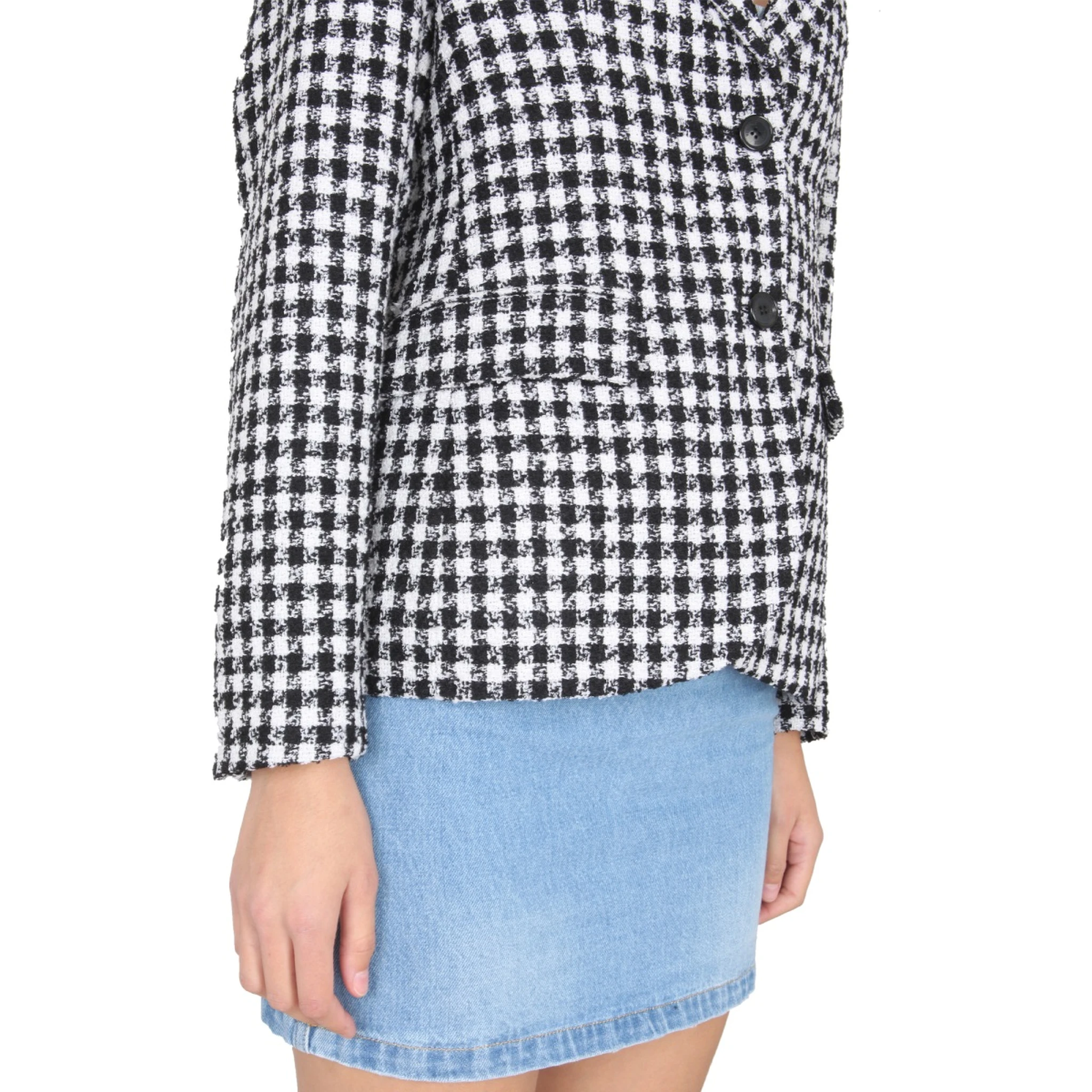 جاكيت من التويد