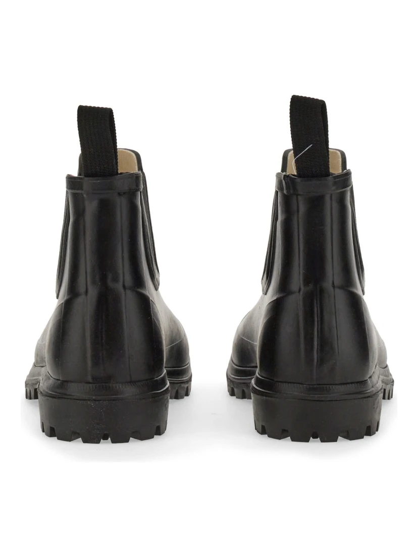 RUBBER BOOT