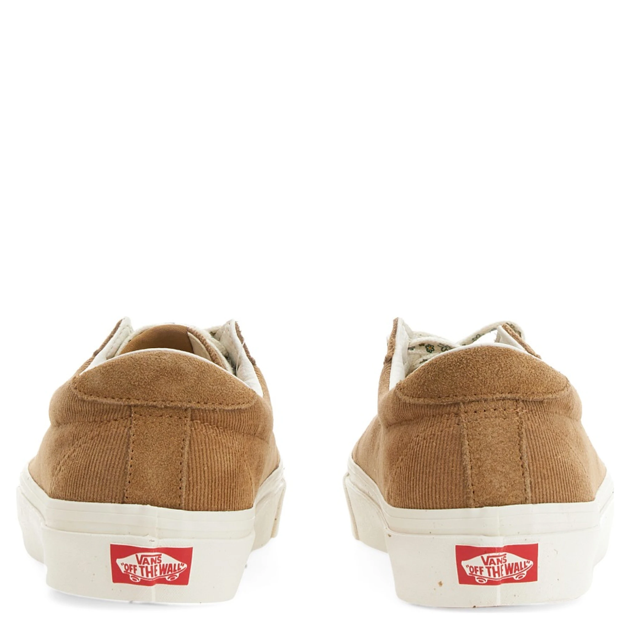حذاء رياضي طراز 73 DX
