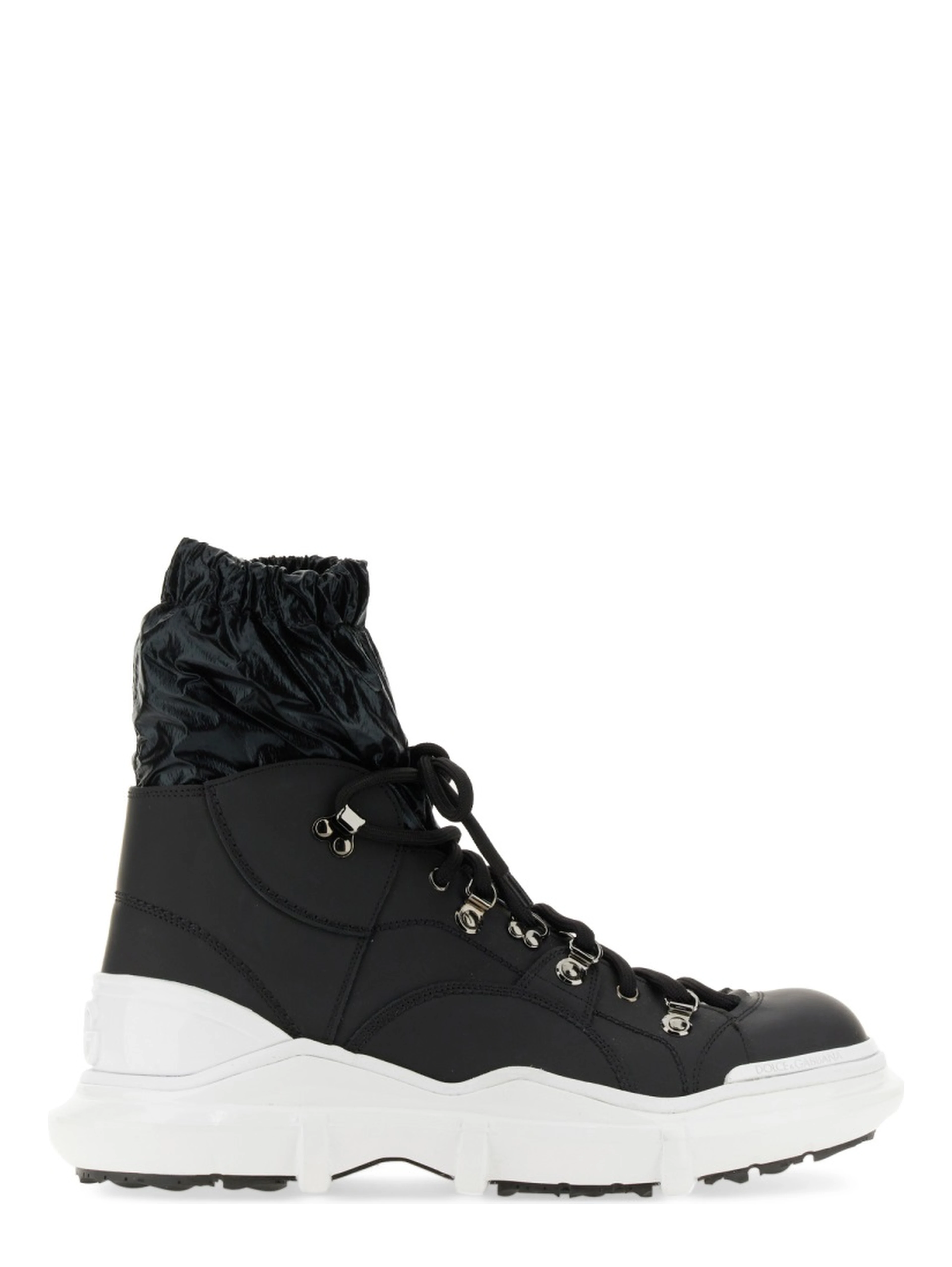 LACE-UP BOOT