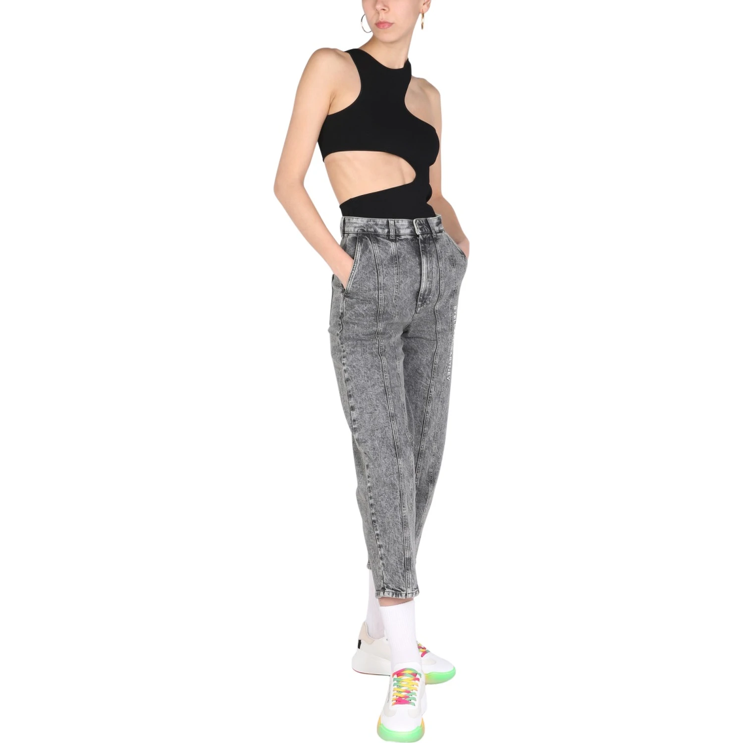 COMPACT TOP WITH CUT OUT DETAILS