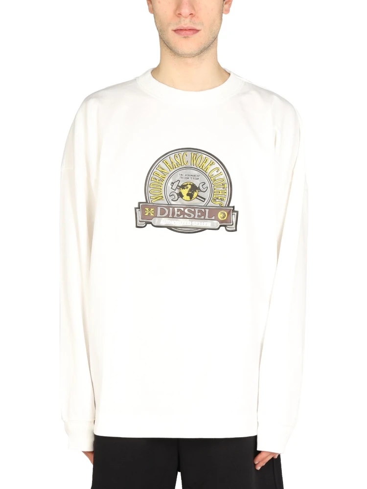 LOGO PATCH SWEATSHIRT
