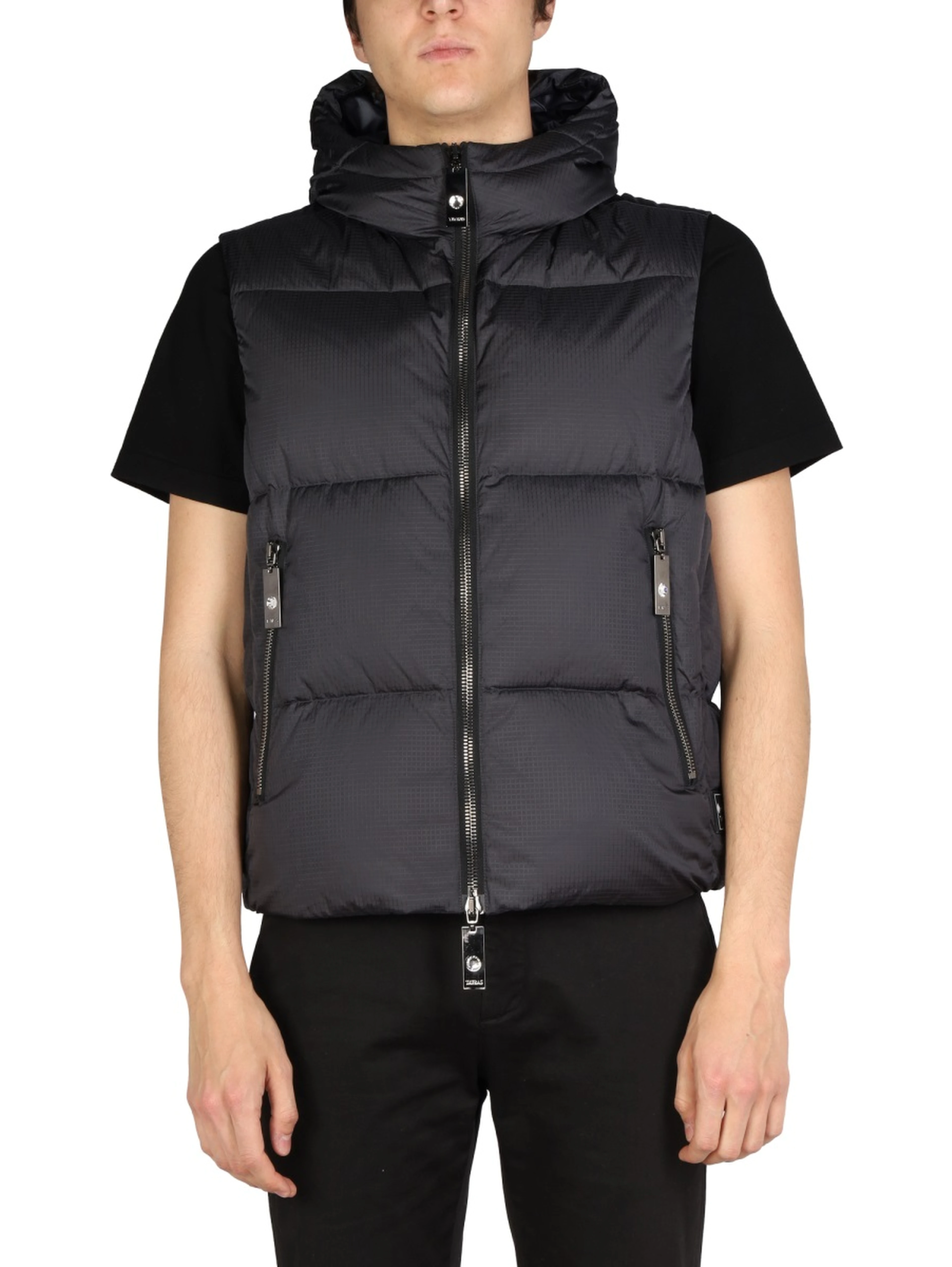 HOODED VEST