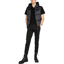 سترة بغطاء رأس