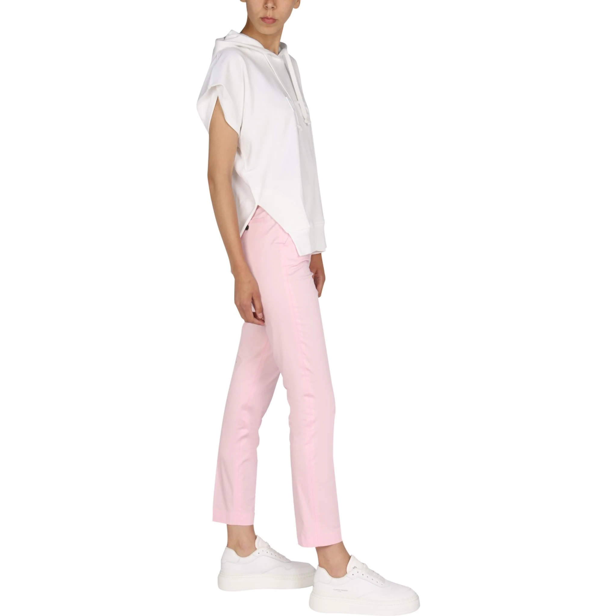 سويت شيرت بشعار