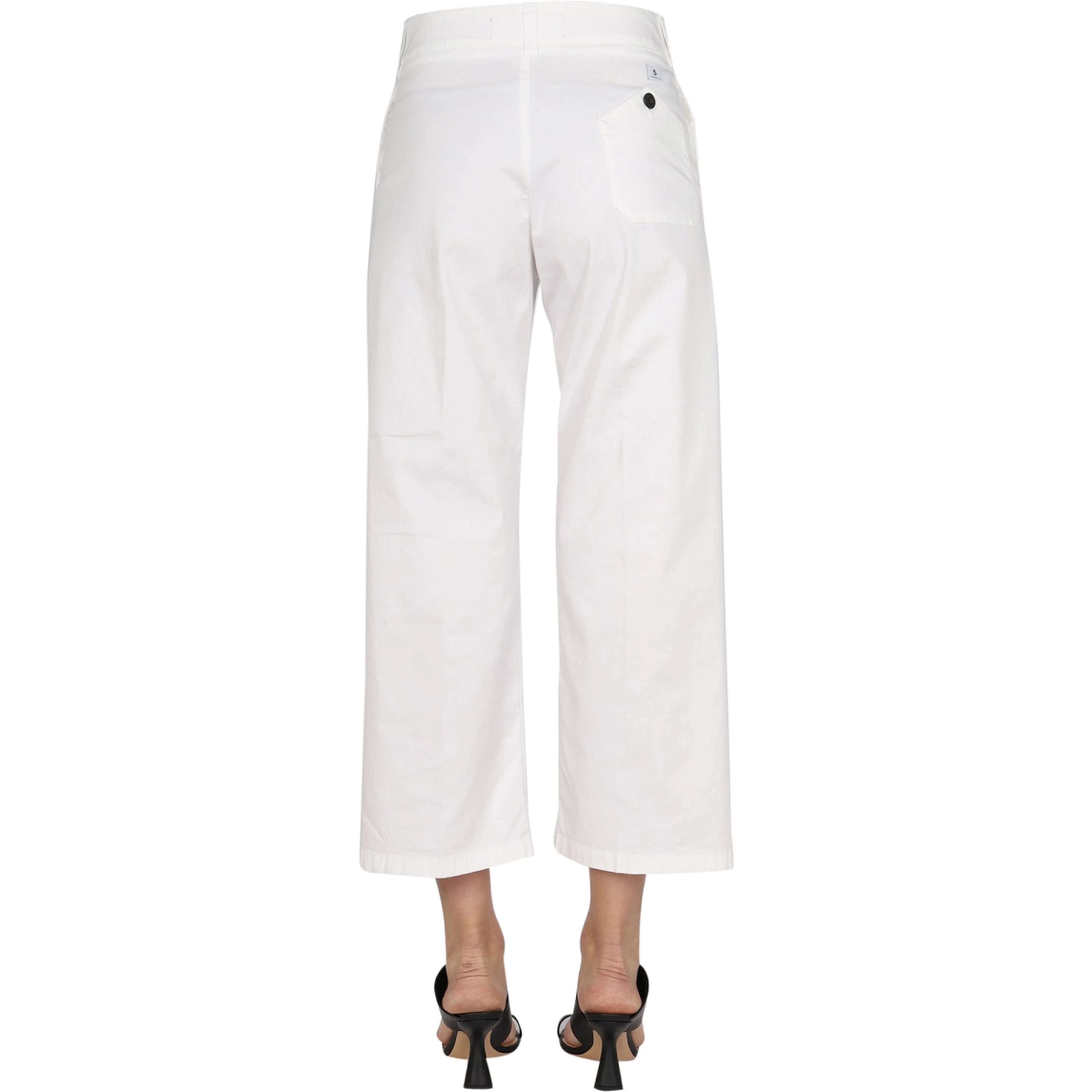CROPPED FIT JEANS