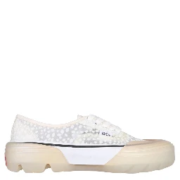 حذاء رياضي كلاسيكي