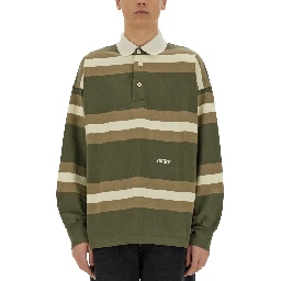 قميص بولو مخطط.