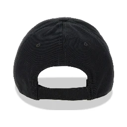 قبعة بيسبول بشعار