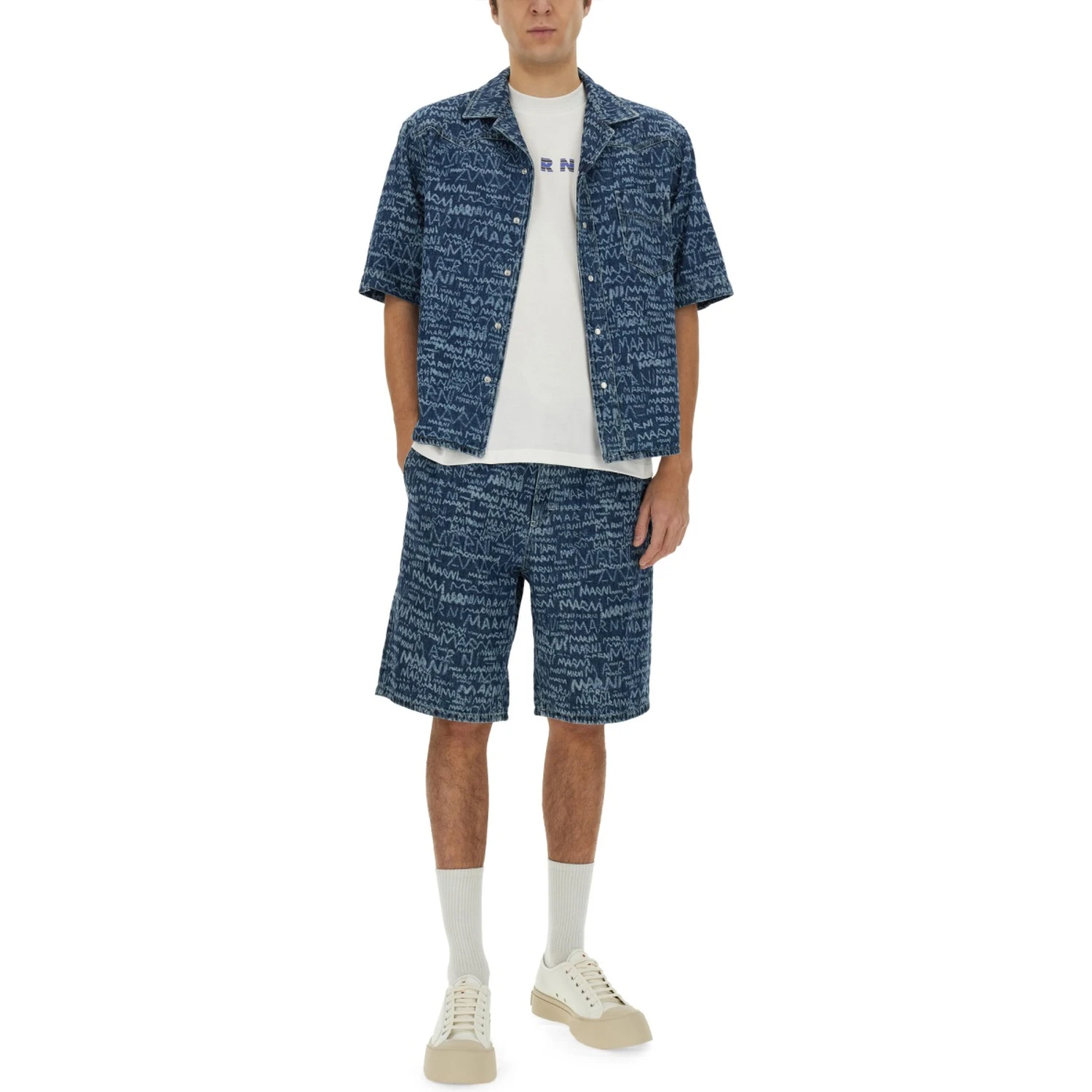 SHORT IN DENIM